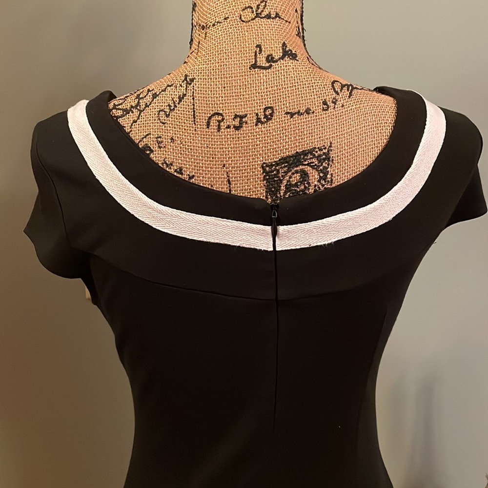 Nice-forever black form fitting dress, size medium. - Picture 8 of 16